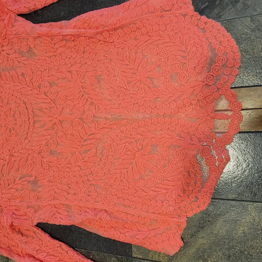 Coral Lace Long‎ Sleeve Top